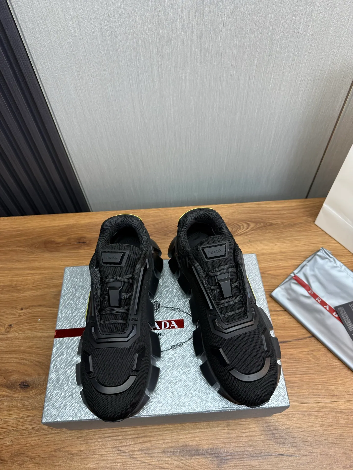 Factory price 580💰 [PRADA] Men's shoes are popular in the counter, official website is synchronized, 1 high-quality shipment ✔️Original mesh + cowhide lining, 1🆚1 replica, original bottom, 38-45 (45 customized, non-refundable)
